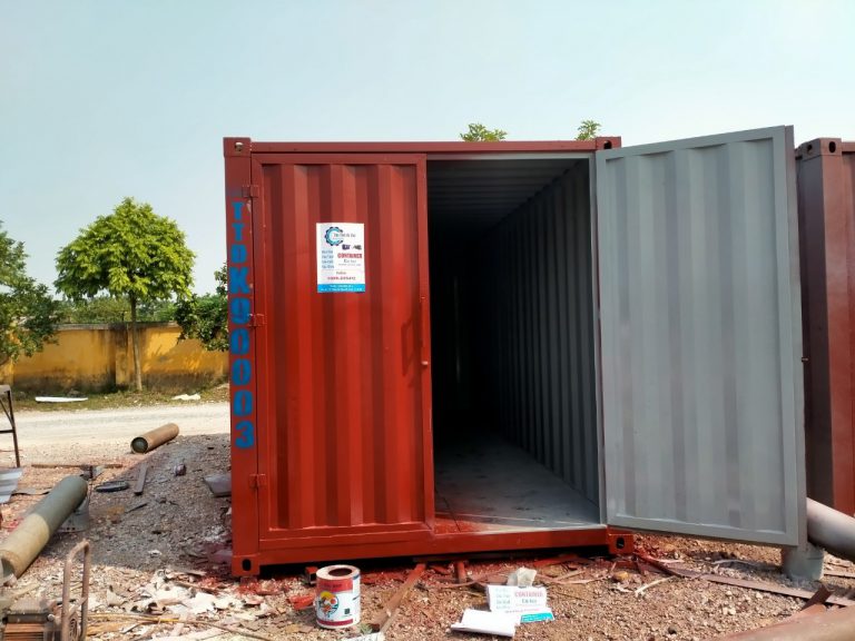 Container kho chứa hàng màu đỏ